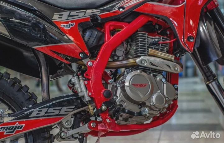 Мотоцикл BSE Z11 красно-черный