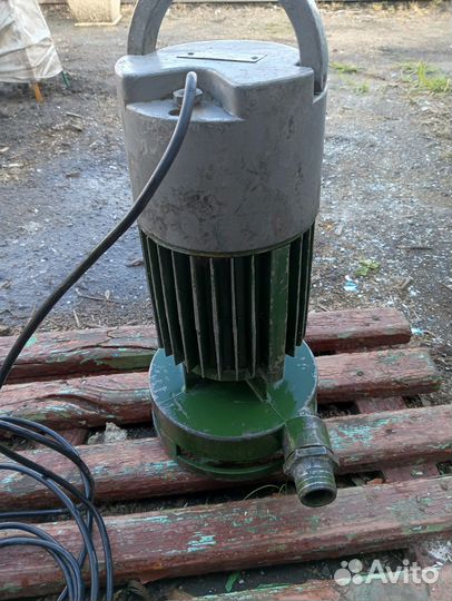 Водяной насос помпа