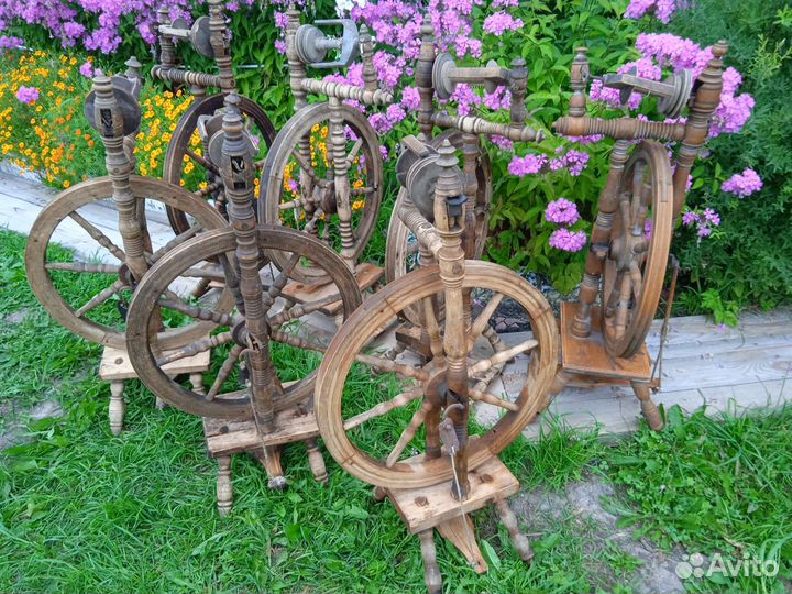 Прялки деревенские старинная с колесом