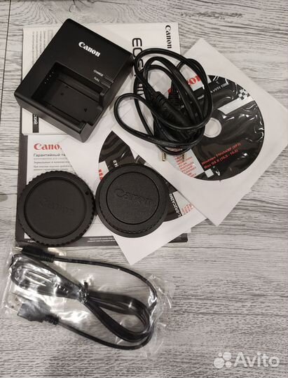 Зеркальный фотоаппарат Canon EOS 1100d