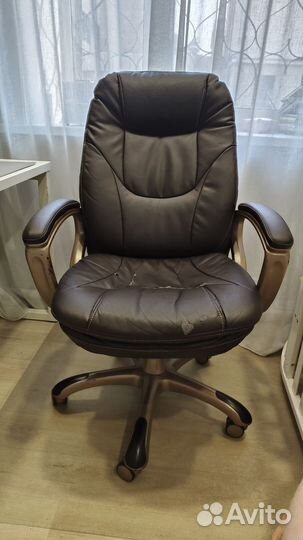 Компьютерное кресло руководителя
