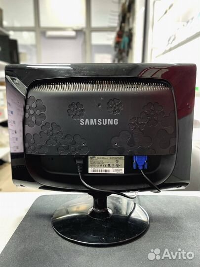 Монитор Samsung SyncMaster 933nw