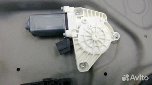 Стеклоподъемник задний левый mercedes benz B-class