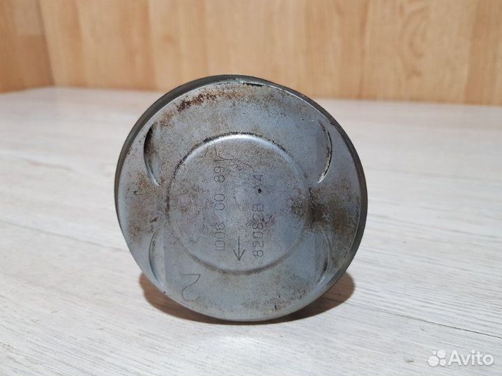 Поршень с шатуном Ford Maverick AJ 2003