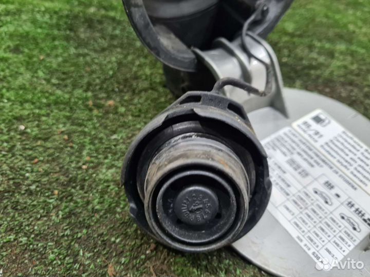 Лючёк бензобака Passat B5+ Superb 1