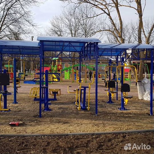 Уличный тренажер