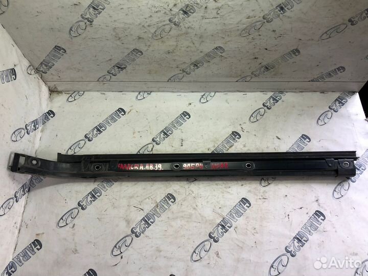 Салазки двери toyota noah