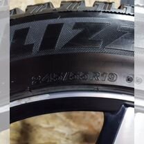 Bridgestone Blizzake Spaik 01 зима 245/55/19