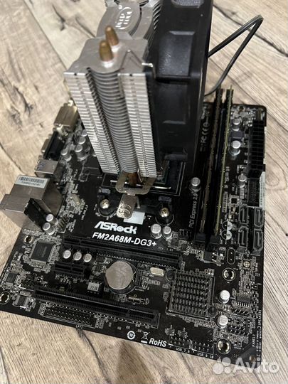 Материнская плата с процессором и памятью