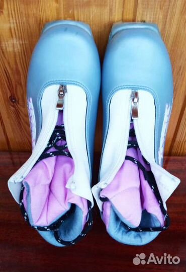 Лыжные ботинки