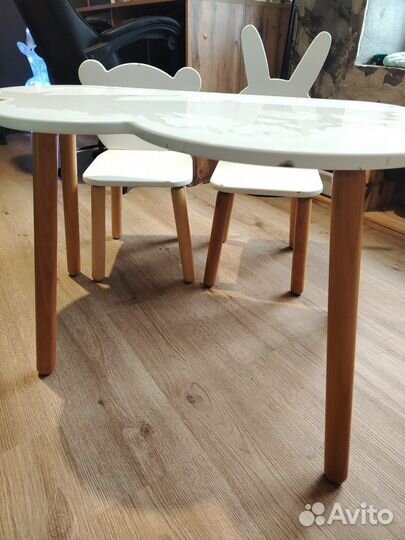 Детский стол со стульями