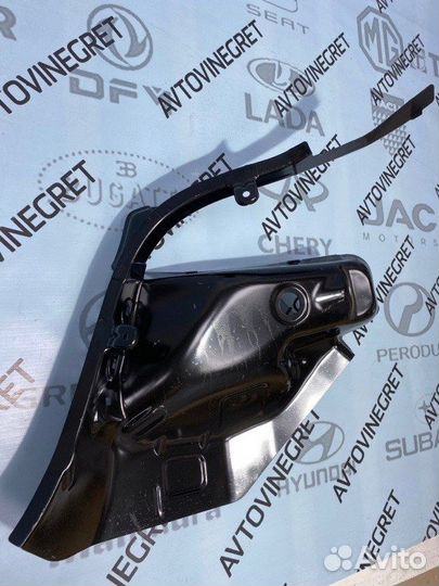 Панель суппорт фонаря левого Kia Rio 4