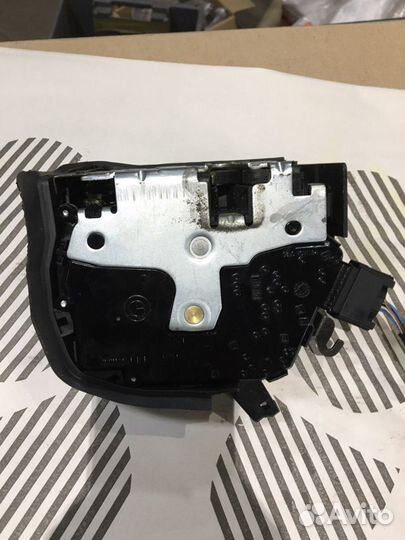 Замок двери передней правой BMW X5 E53