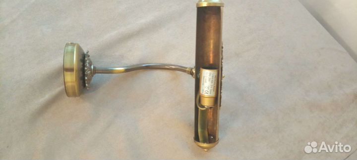 Лампа, подсветка картин, зеркало