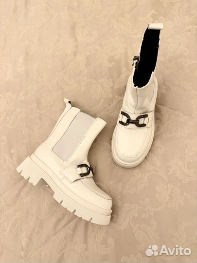 Ботинки белые зимние
