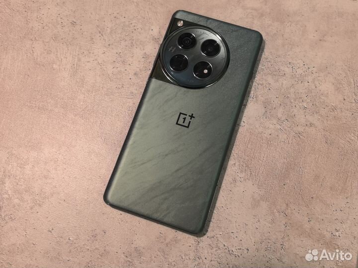 OnePlus 12, 12/256 ГБ