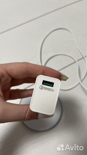 Беспродное зарядное устройство Moonfish