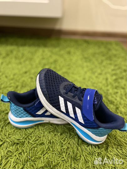 Кроссовки adidas