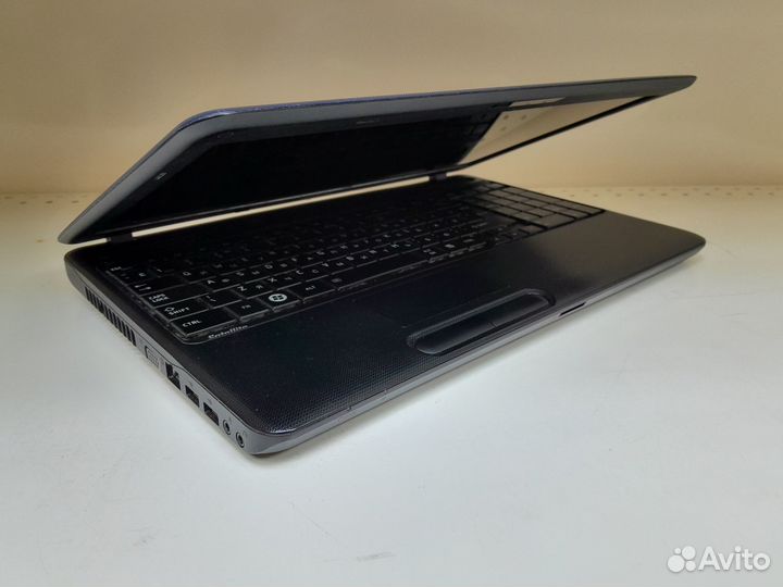 Ноутбук Toshiba / Core I3 / 4Gb / Intel HD / дo 8G