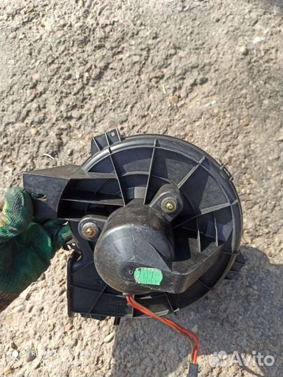 Opel Corsa C Моторчик печки Valeo