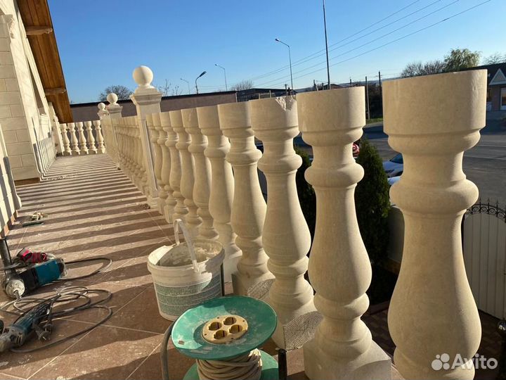 Балясины перила ступеньки из камня