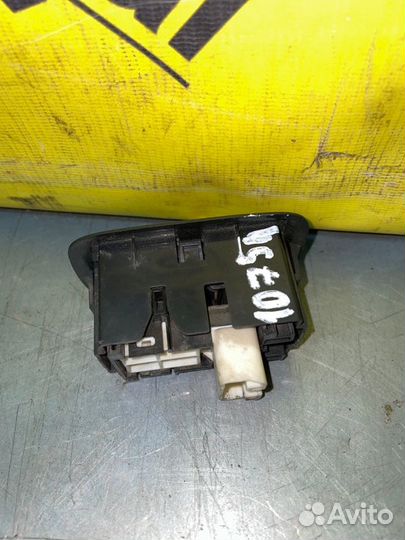 Кнопка стеклоподъемника Toyota Auris E150 1.4 2008