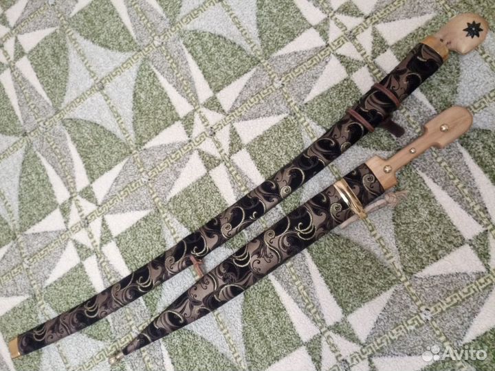 Макеты шашки и кинжала