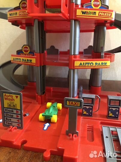 Игрушечная парковка
