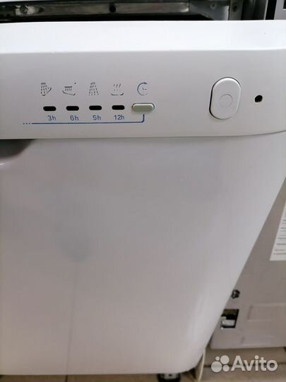 Посудомоечная машина Ariston LL64