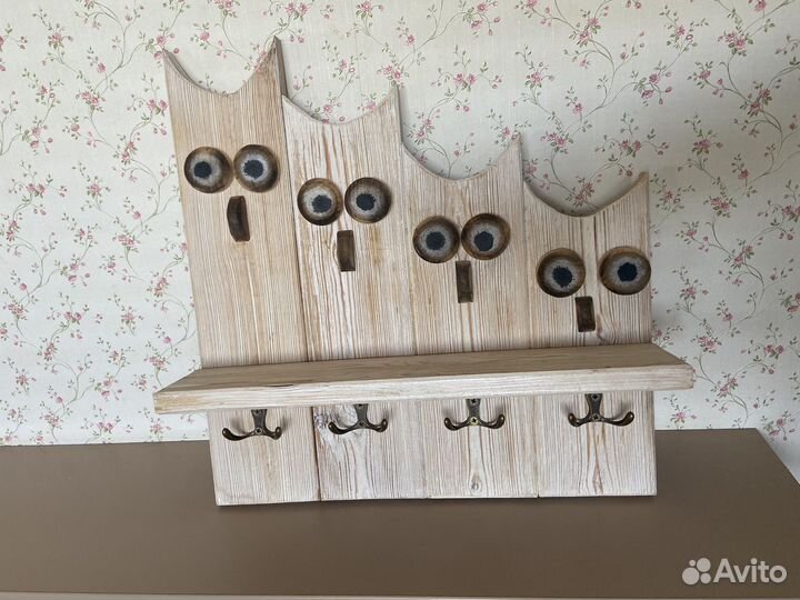 Вешалка настенная