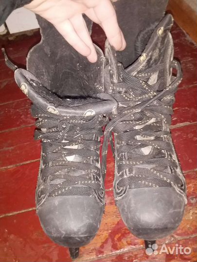 Коньки хоккейные