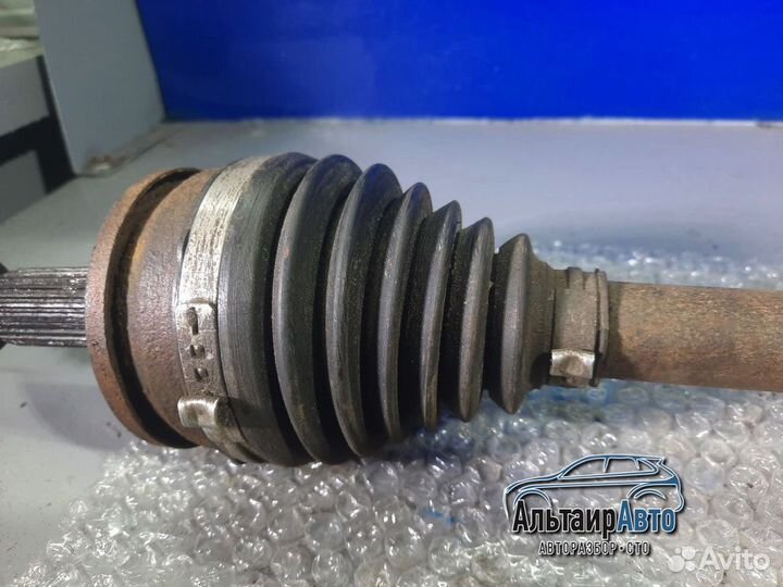 Левый привод Toyota Corolla E15 шрус приводной вал