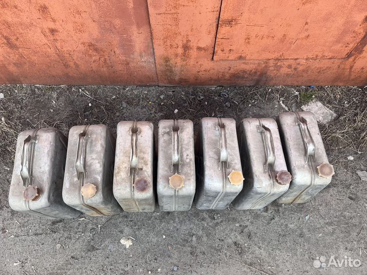 Канистра для бензина 20л