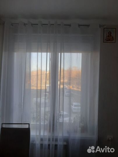 Карниз и тюль с люверсами)