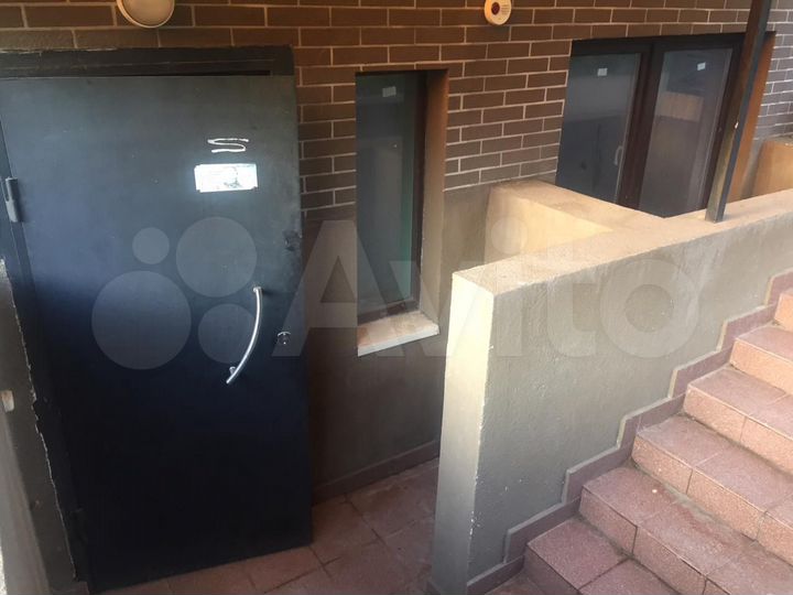 4-к. квартира, 98 м², 1/9 эт.