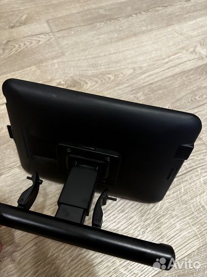 Автомобильный держатель для планшета