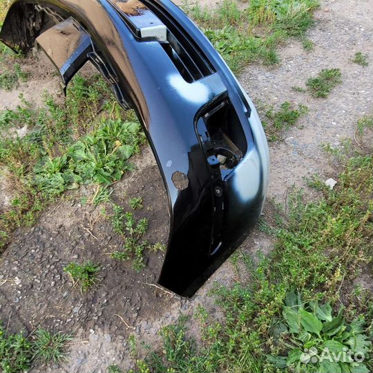 Передний бампер ниссан Tiida c11