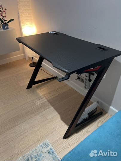 Игровой компьютерный стол zet gaming