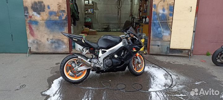 Honda cbr 900rr