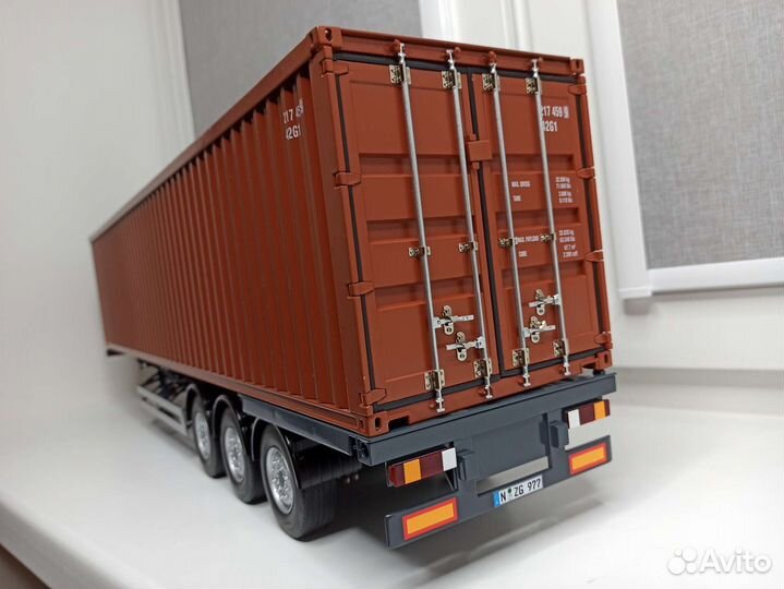 Морской контейнер 40 футов+ полуприцеп 1:18 NZG
