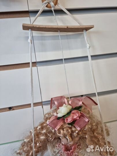 Фарфоровая кукла на качелях. Артикул34469