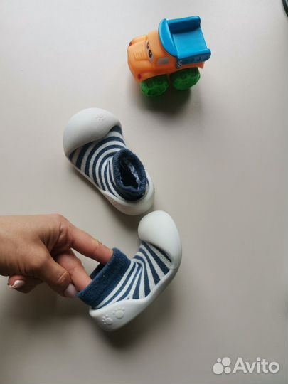 Носочки детские на резиновой подошве