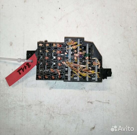 Блок предохранителей Renault Logan