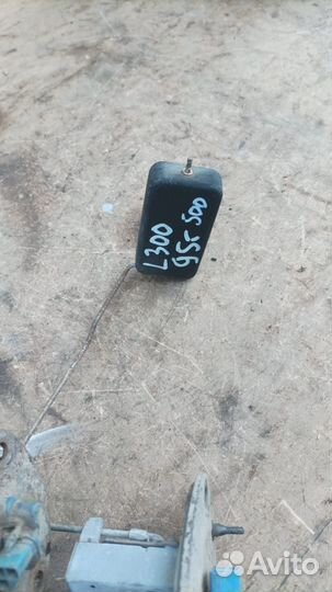 Мицубиси Делика Л300 с 86г датчик топливный