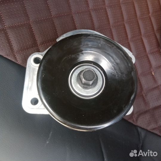 Ролик натяжной toyota Land Cruiser 100