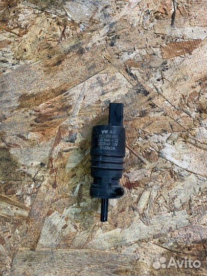 Насос омывателя стекла Volkswagen Jetta 5