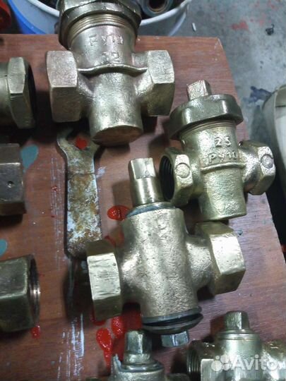 Вентиль запорный