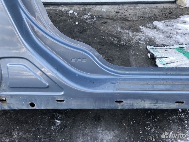 Б/У Б/У Порог со стойкой правый 31265864 volvo