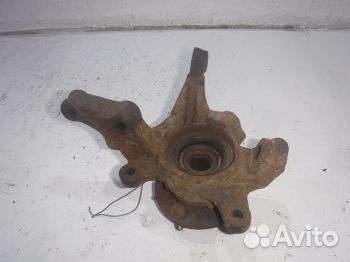 Кулак передний правый