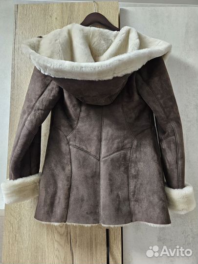 Дубленка натуральная женская с капюшоном